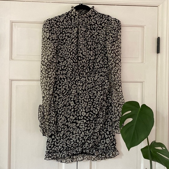 Topshop Animal Print Leopard Cheetah Dress Long Sleeves Ruffle Collared Size 2 - Picture 1 of 9